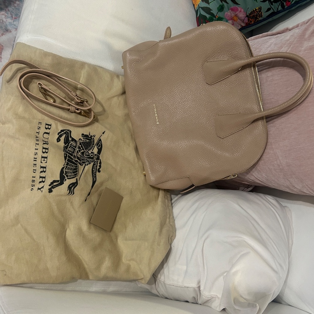 Burberry purse - Picture 3 of 5
